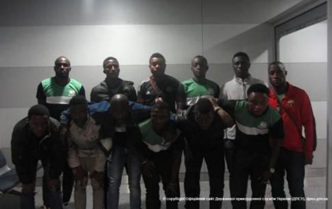 Пограничники не пустили в Украину "футболистов" из Нигерии
