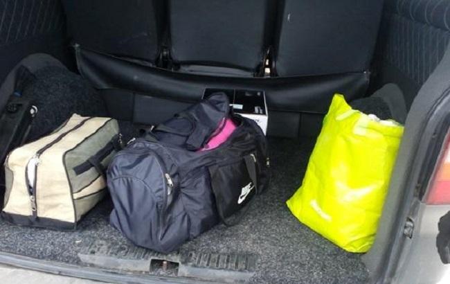 Пограничники обнаружили в "Зайцевом" 3 млн рублей, которые везли боевикам