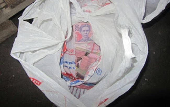 В КПВВ "Гнутово" пограничники обнаружили у украинца почти 2 млн гривен