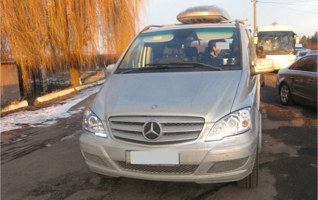 На кордоні виявили три іномарки, розшукувані Інтерполом