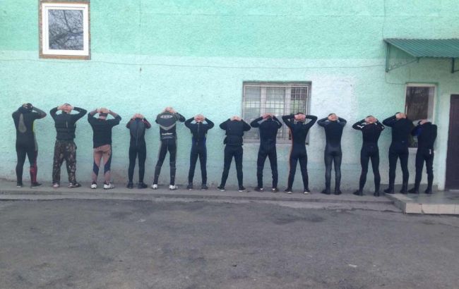 На границе с Румынией пограничники задержали 14 контрабандистов в гидрокостюмах