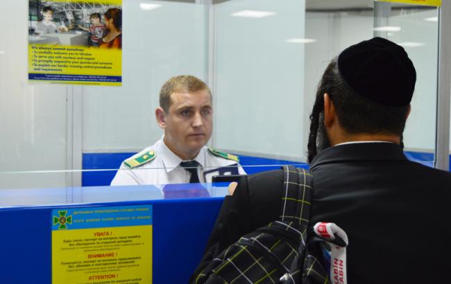 В Украину на празднование еврейского Нового года уже прибыли почти 2,2 тыс. хасидов