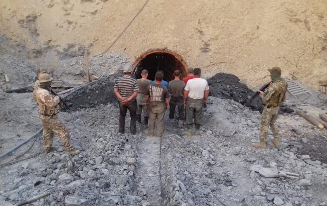 Под Марьинкой пресекли незаконную добычу угля