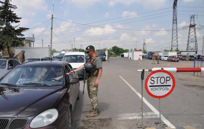 Пункты пропуска на Донбассе за сутки пересекли более 40 тыс. человек