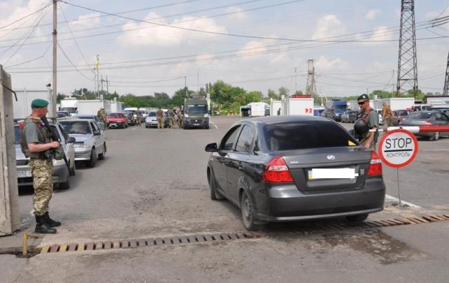 Пункты пропуска на Донбассе за сутки пересекли 39 тыс. человек
