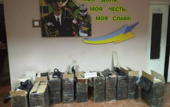 В Закарпатской области пограничники обнаружили 6 тыс. пачек контрабандных сигарет