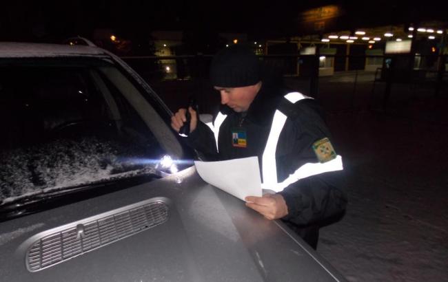 Пограничники будут проверять действие автостраховок "зеленая карта" на КПВВ