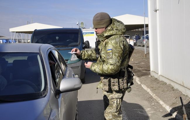 Пункты пропуска на Донбассе за сутки пересекли более 38 тыс. человек