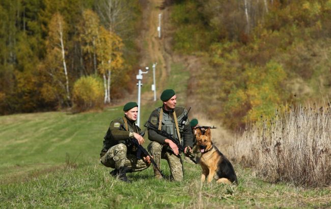 На админгранице с Крымом оккупанты опрашивают людей по поводу выборов