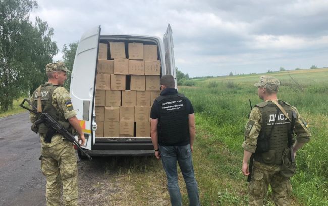 На границе с Польшей выявлено контранбанду почти 100 тыс. пачек сигарет