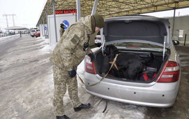 На Донбасі бойовики залишили дев'ять осіб в "сірій зоні", - Держприкордонслужба