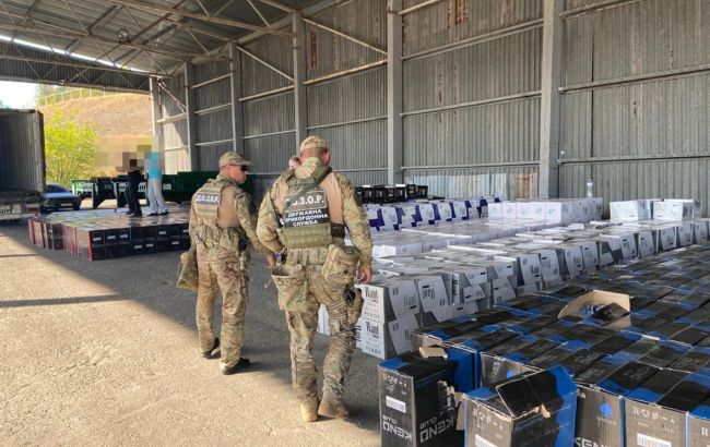 В Одесской области под видом чая пытались ввезти рекордную контрабанду сигарет