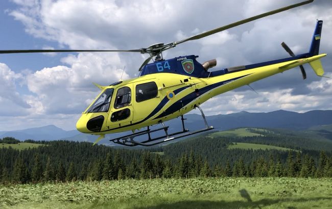 Пограничники показали, как на вертолете&nbsp;Airbus Н125 покорили Карпаты: завораживающее видео