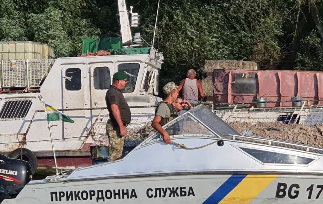 Румунське судно порушило український кордон