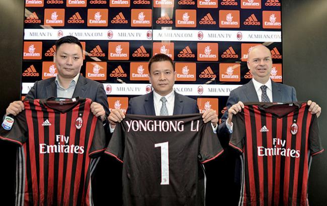 Владелец футбольного клуба "Милан" подозревается в мошенничестве