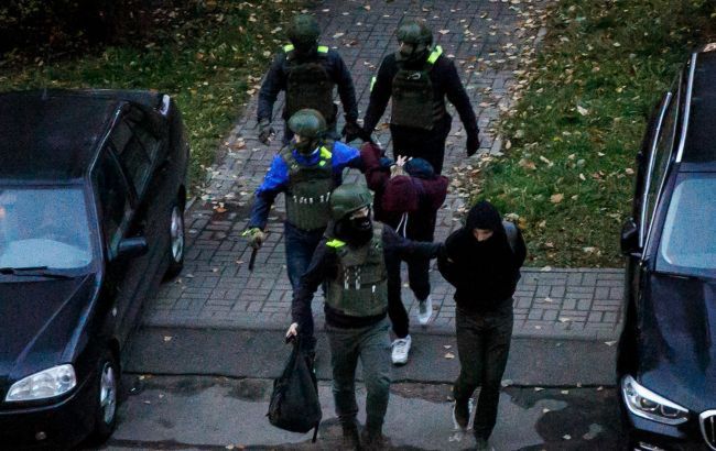 В Беларуси задержали главу и сотрудников правозащитного центра "Весна"