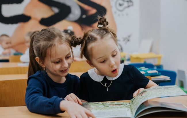 В Польше раздают тысячи книг на украинском языке: как получить подарок