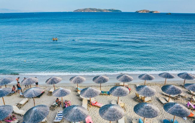 Курорты без россиян. Как популярные страны ищут замену туристам из РФ