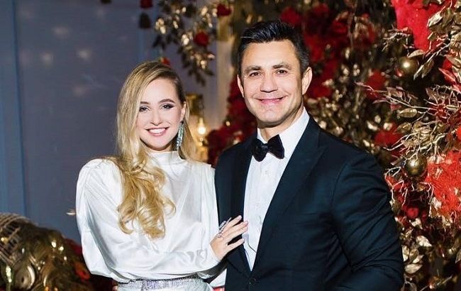 "Супер пара": Микола Тищенко з молодою дружиною запалили "гарячим" фото біля басейну