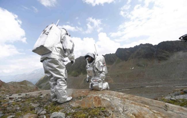 Ученые проведут в полной изоляции целый год, имитируя полет на Марс