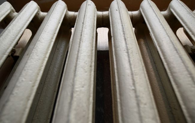 Опалювальний сезон в Україні: до тепла підключили менше половини будинків