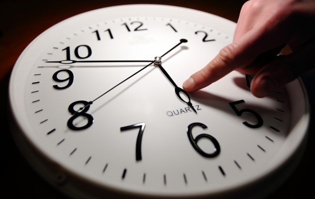 Украина на этой неделе перейдет на зимнее время