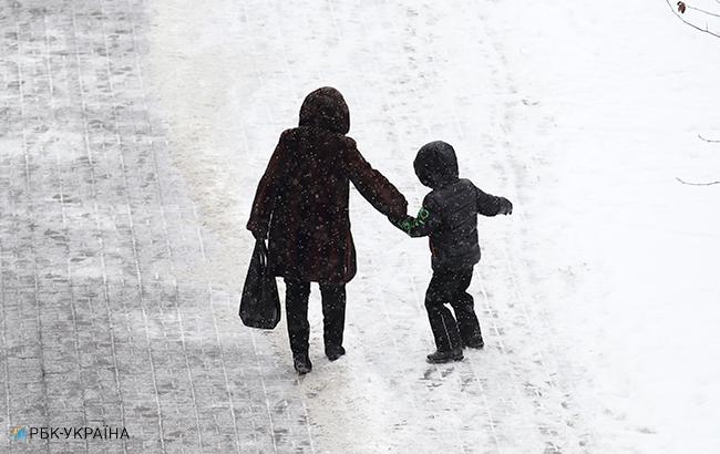 Негода в Україні: частина Луганської області знеструмлена