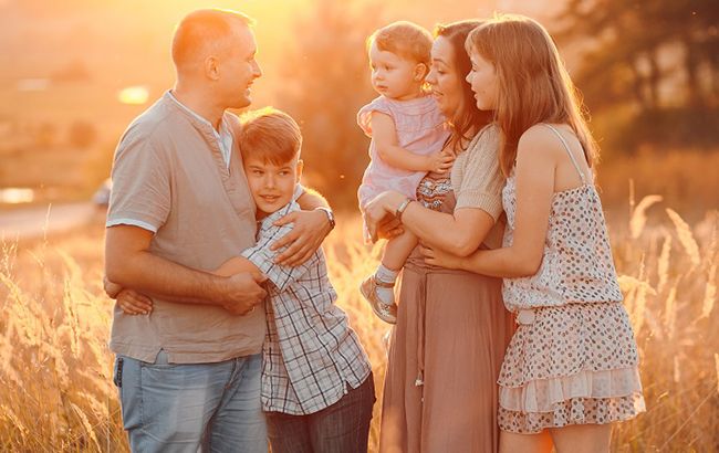 В Кабмине напоминают, как многодетным семьям получить помощь на детей