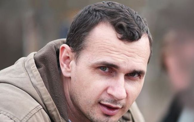 Российские писатели призвали Путина освободить Сенцова