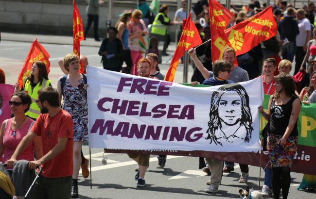 Обама уменьшил срок наказание информатору WikiLeaks Мэннинг