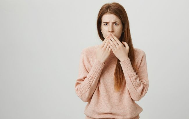 Ці способи допоможуть усунути неприємний запах із рота