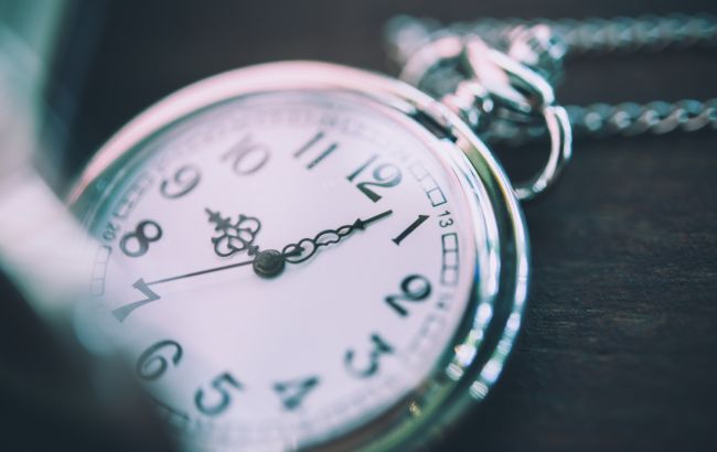 Україна перейде на літній час у неділю: куди крутити стрілки