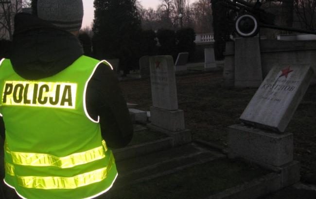 У Польщі затримано руйнівник надгробків радянським солдатам