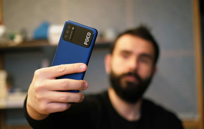 Як зробити смартфон зручним для використання однією рукою: прості поради