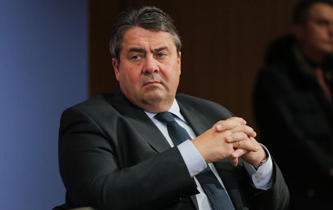 Глава МИД Германии заявил об опасности начала гонки вооружений с Россией