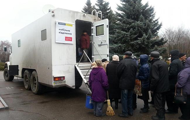 "Ощадбанк" будет обслуживать клиентов вблизи линии соприкосновения 26-30 марта