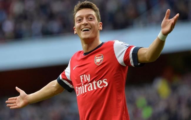 "Фенербахче" хочет приобрести Озила на замену ван Перси