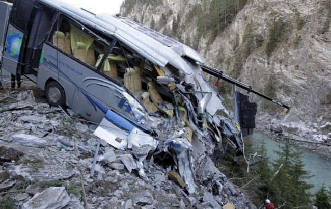 В Перу упал автобус с обрыва, погибли минимум 15 человек