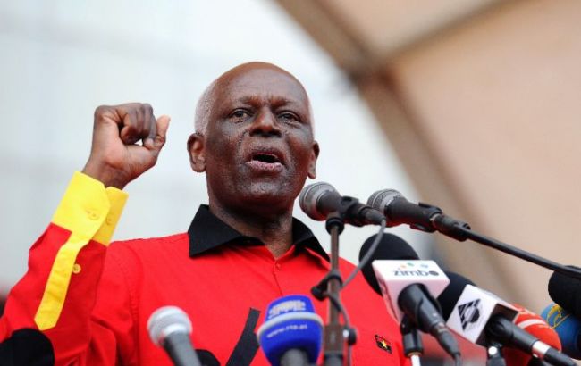 Президент Анголы уходит с поста после 38 лет правления