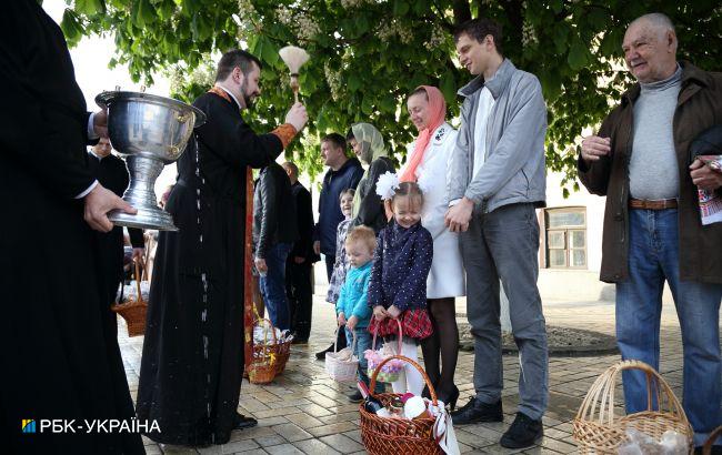 Кияни зможуть на Великдень перебувати у церкві всю ніч. Комендантська година не забороняє