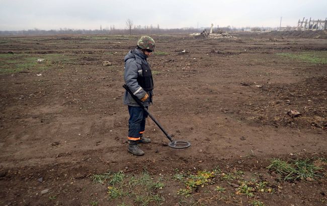 ГСЧС изъяла более 3,3 тыс. взрывоопасных предметов при разминировании в Калиновке