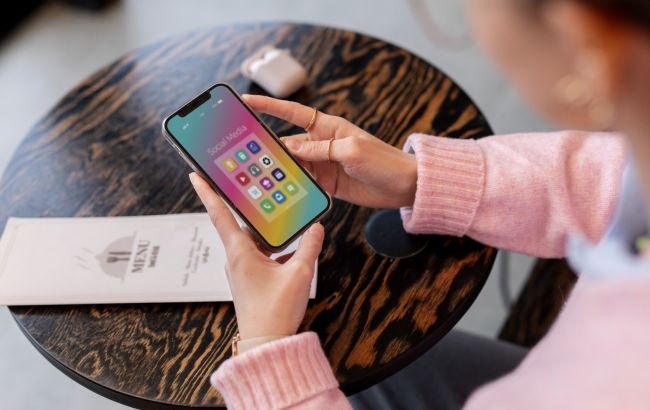 У наступних поколіннях iPhone і Mac з'явиться "антишпигунський" дисплей: чому це важливо