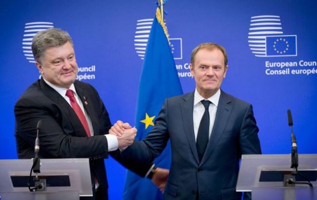 Туск надеется, что ЕС в ближайшее время согласует безвизовый режим с Украиной