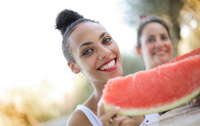 Для гладкой и подтянутой кожи: натуральная маска для лица из арбуза