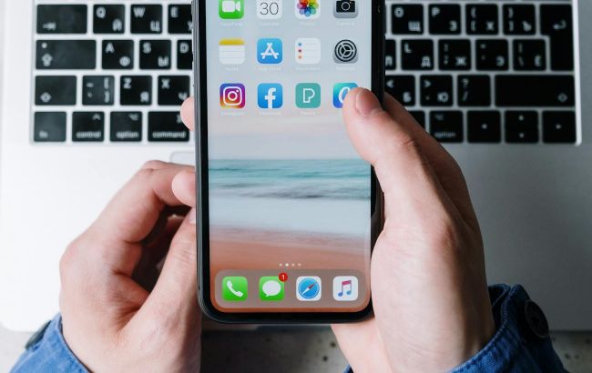 Як вимкнути автозаміну та підказки під час введення тексту на iPhone: прості способи