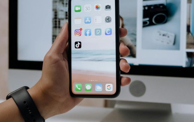 Apple веде переговори з відомою корпорацією щодо впровадження ШІ у свої смартфони