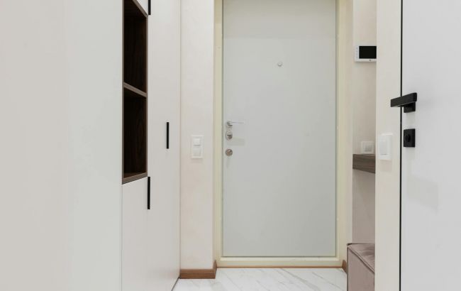 7 способів додати простору вузькому коридору: хитрощі, які дійсно працюють