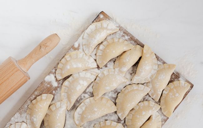 Готовим вареники с бананом и шоколадом: такое блюдо удивит всех