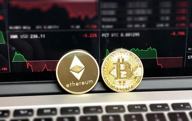 Курс биткоина опустился ниже 7 тысяч долларов за монету