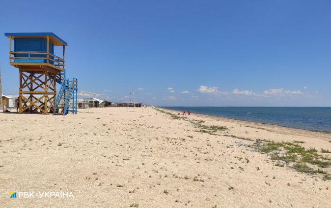 Как выглядит оккупированная Арабатская Стрелка в разгар лета: эксклюзивные кадры